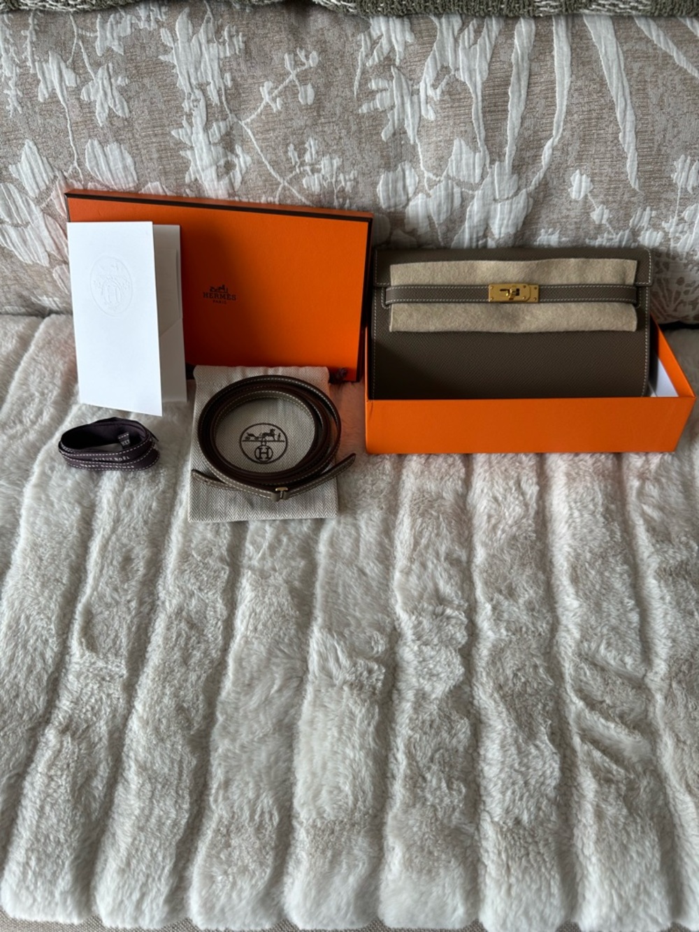 Hermes Etoupe Kelly to go with gold hardware and strap